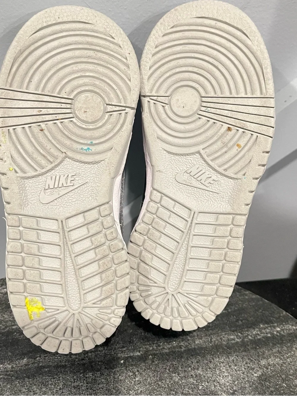 Nike Kids Low-Top Sneakers in Light Gray and White 9C